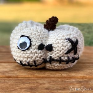 Skull costume pumpkin