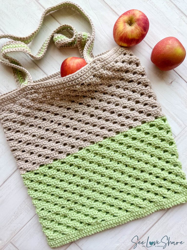 Learn how to crochet a beautiful tote bag with this easy farmers market bag pattern. Perfect for groceries, beach trips, or everyday use. Beginner friendly crochet bag pattern with a printable PDF.