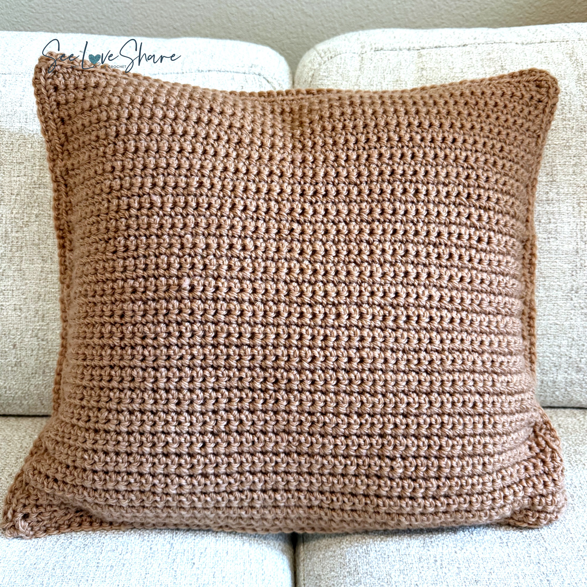 reindeer bobble stitch pillow in cream and tan bulky yarn